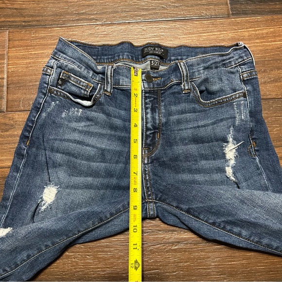 Judy Blue Boyfriend Fit Distressed Tapered
Jeans Size 5/27 Medium Wash JB8262DK - Picture 5 of 9